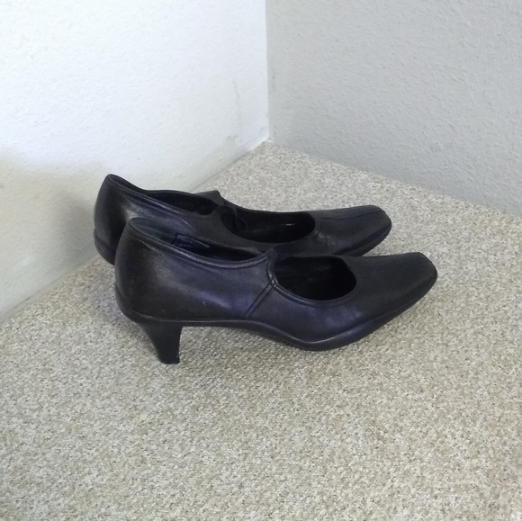 Prada Mary Jane Black Leather Shoes - Picture 1 of 6